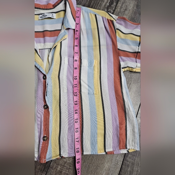 HOLLISTER Pastel Color Stripe Buttoned Crop Shirt Size Medium - Picture 5 of 7
